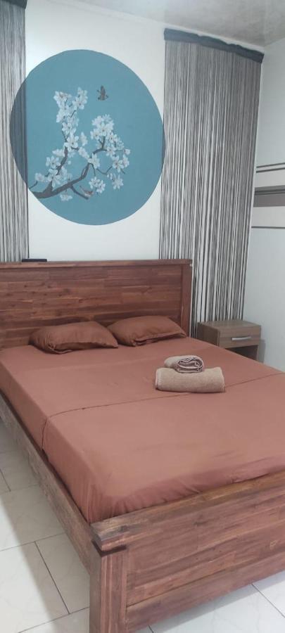 Douglas Airport Guesthouse Zanderij Bagian luar foto